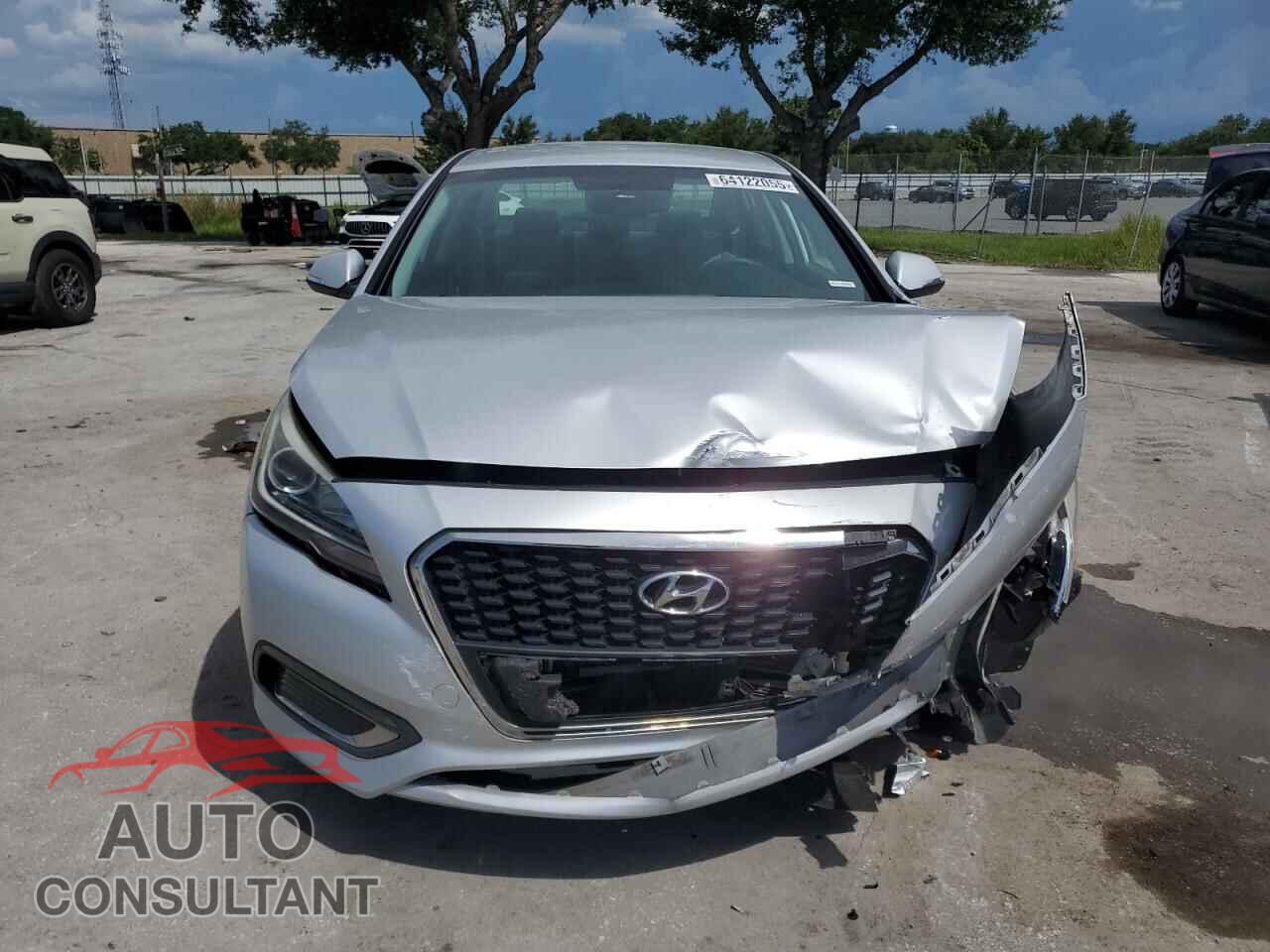 HYUNDAI SONATA 2017 - KMHE24L14HA043561