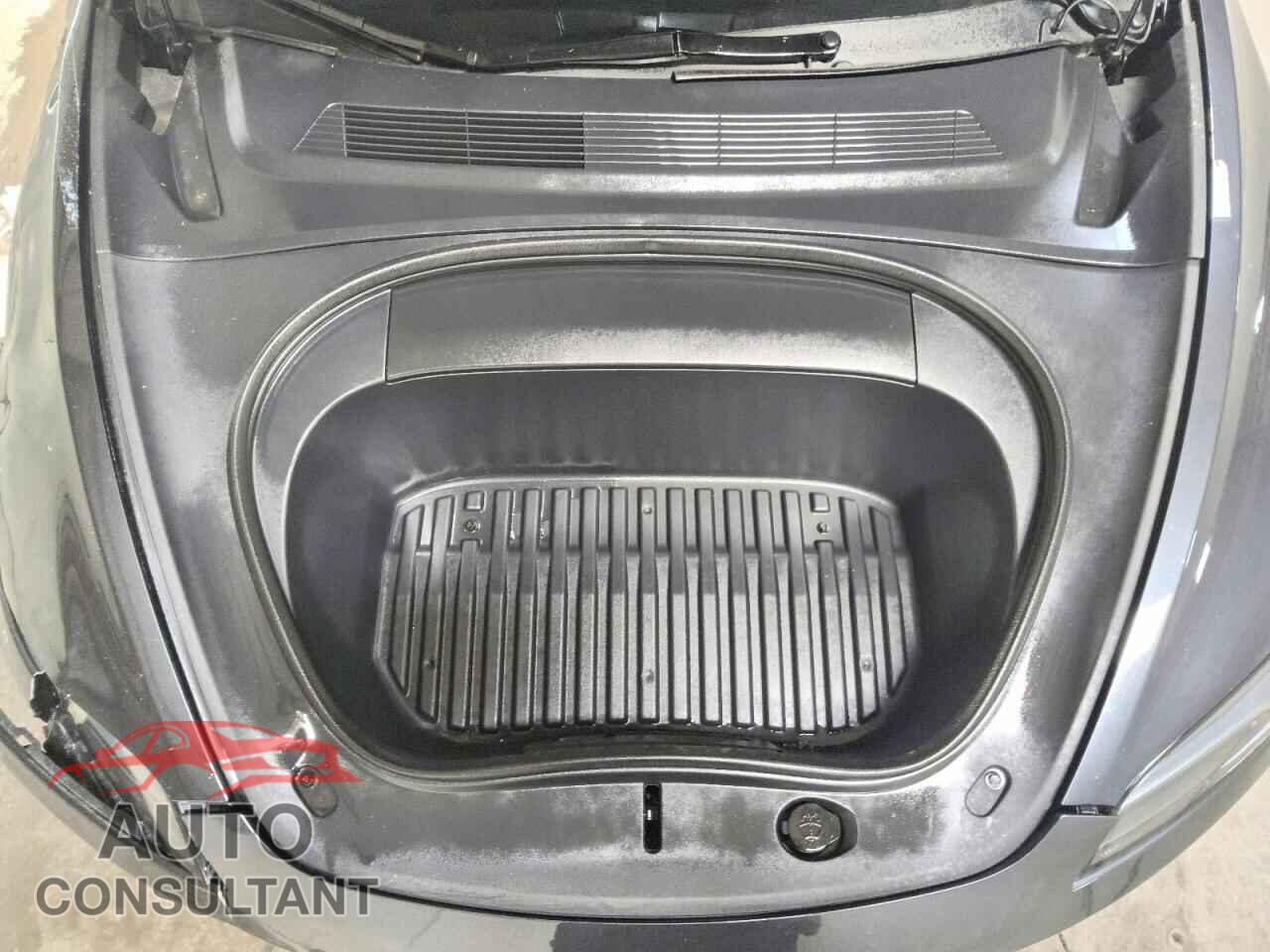 TESLA MODEL 3 2024 - 5YJ3E1EB1RF746664