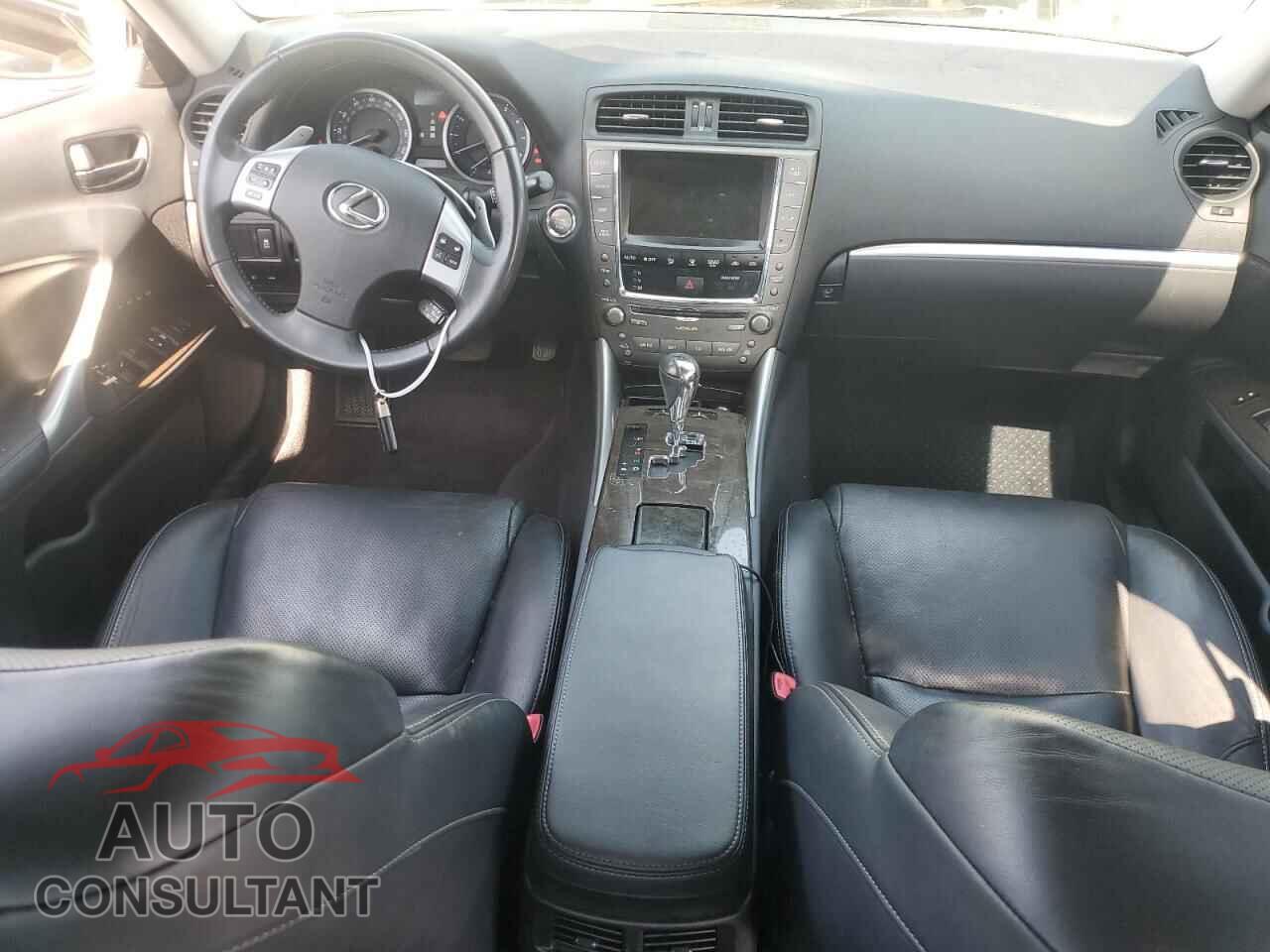 LEXUS IS 2012 - JTHCF5C22C5053732