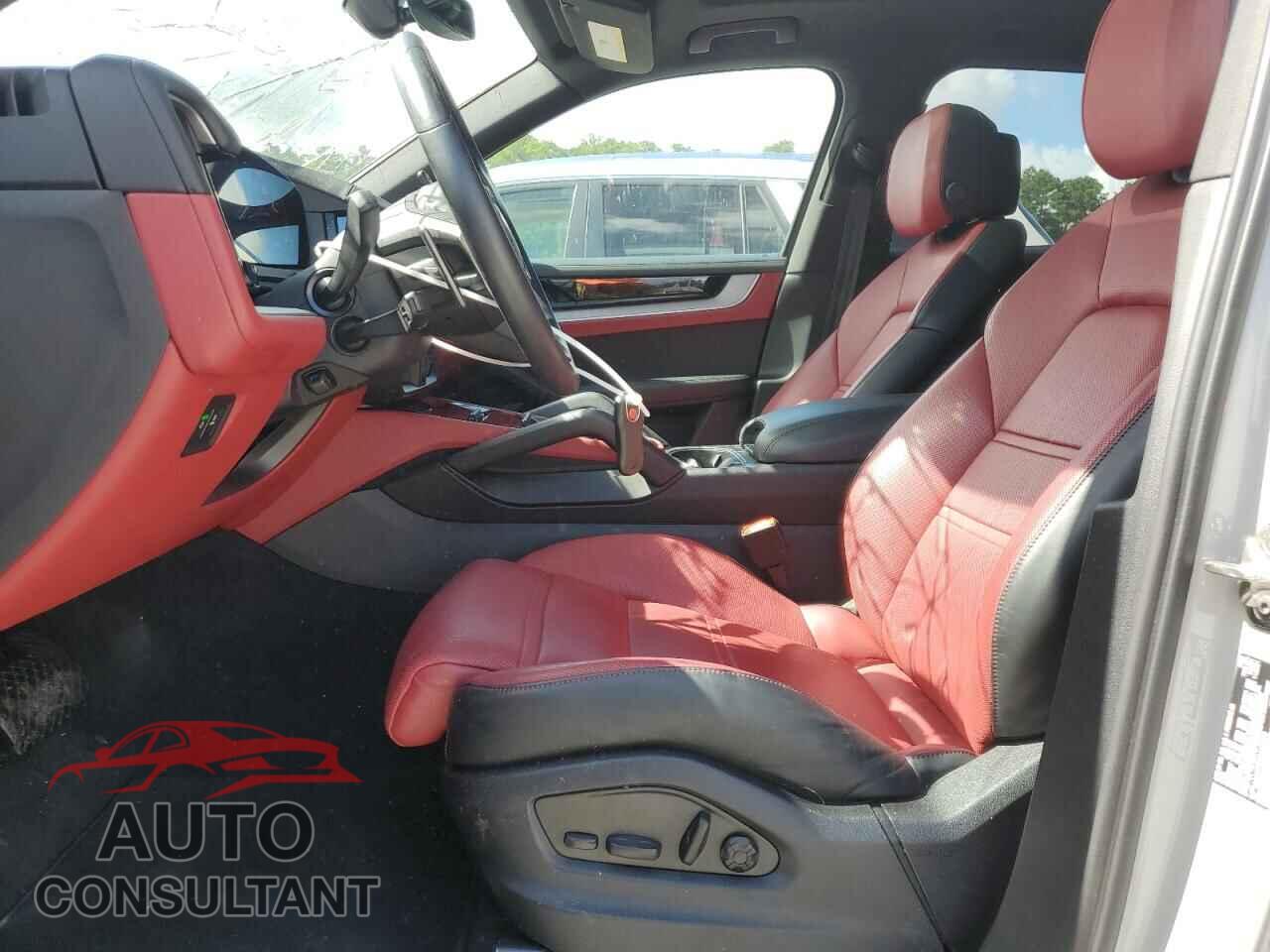 PORSCHE CAYENNE 2024 - WP1AA2AY2RDA02872