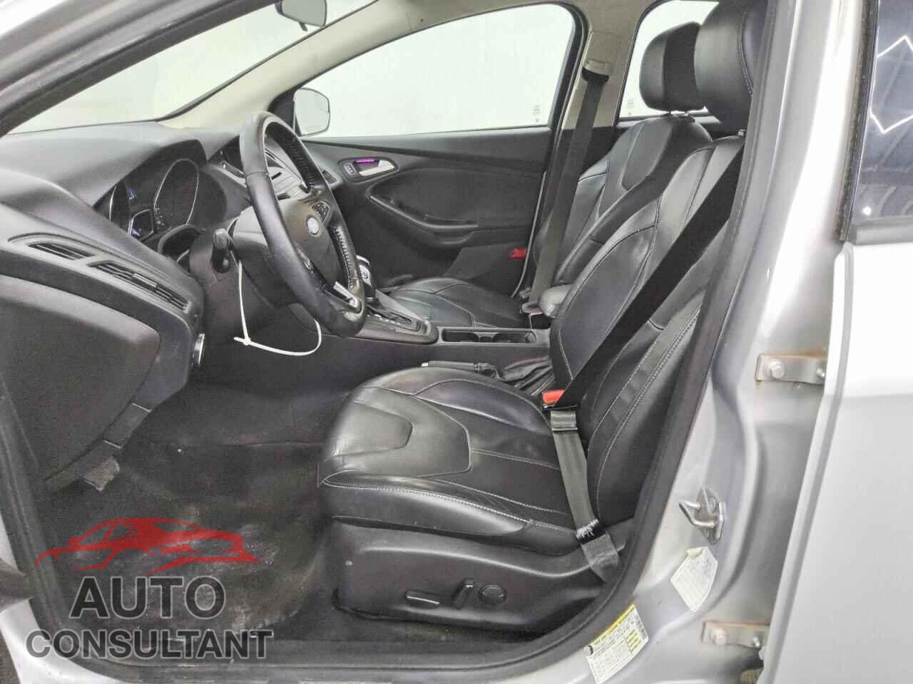 FORD FOCUS 2015 - 1FADP3F28FL318596