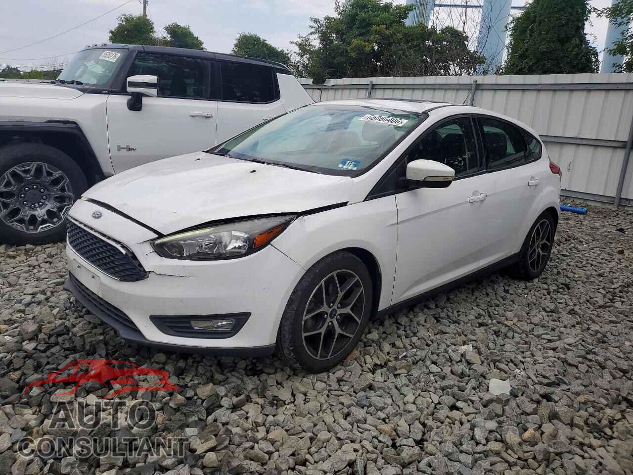 FORD FOCUS 2017 - 1FADP3M28HL330477