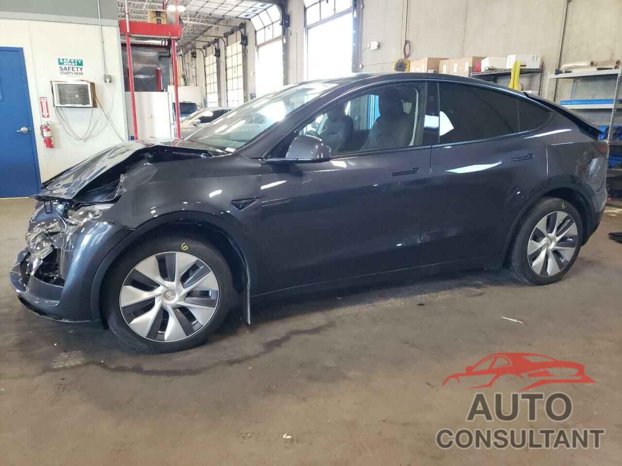 TESLA MODEL Y 2024 - 7SAYGDEE9RA228670