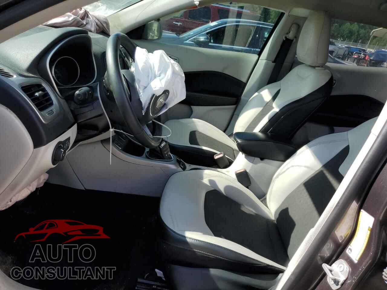 JEEP COMPASS 2019 - 3C4NJCBB3KT614159