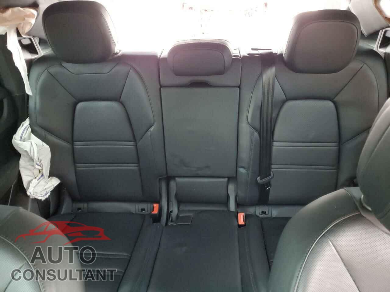 PORSCHE CAYENNE 2019 - WP1AE2AY2KDA52018