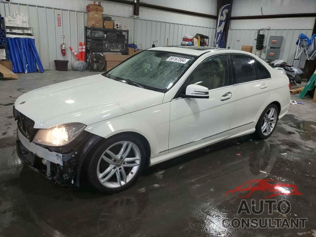 MERCEDES-BENZ C-CLASS 2012 - WDDGF8BB1CR211739