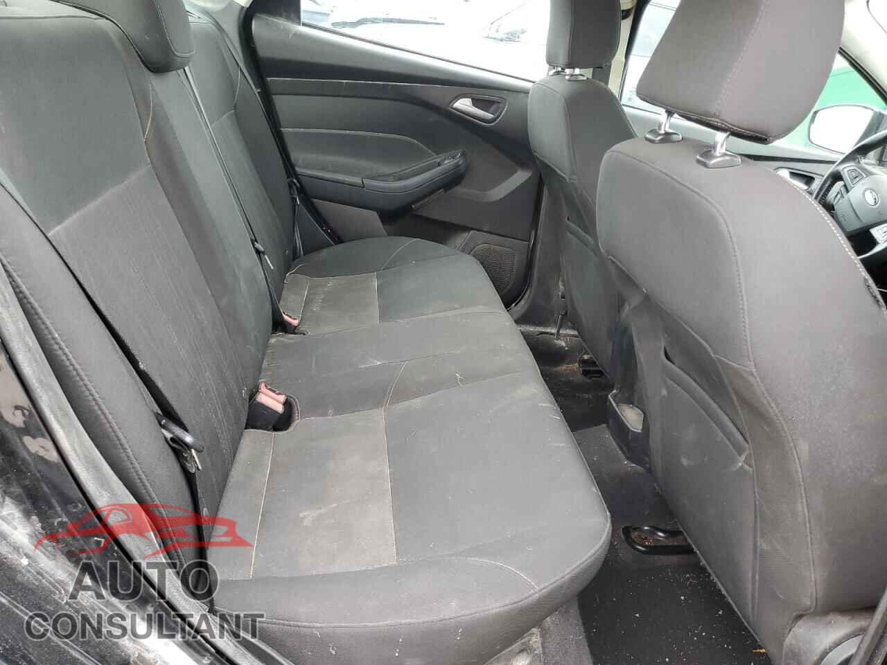 FORD FOCUS 2015 - 1FADP3FE2FL287033