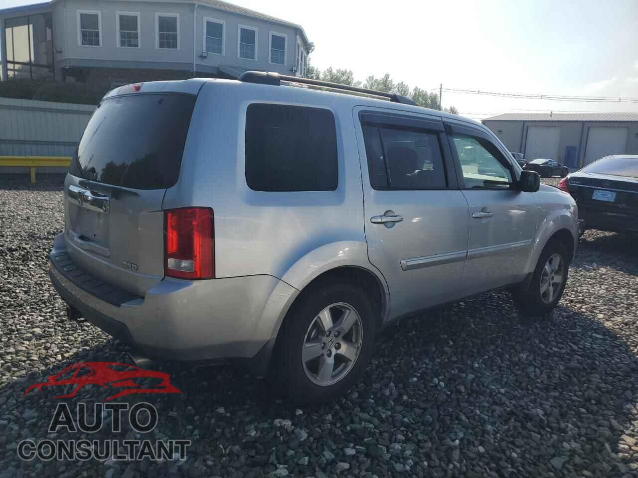 HONDA PILOT 2010 - 5FNYF4H43AB004871