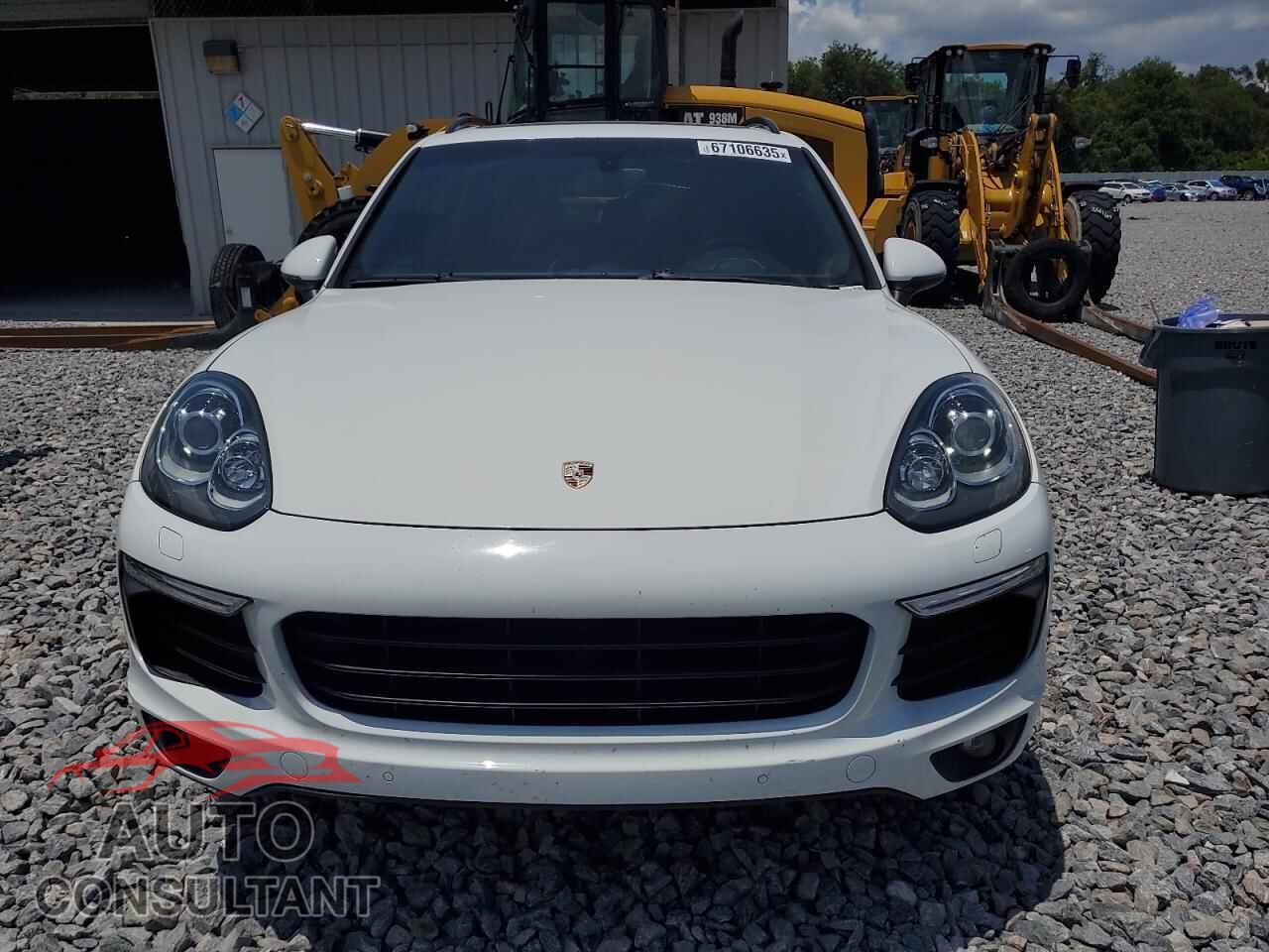 PORSCHE CAYENNE 2017 - WP1AA2A24HKA87414
