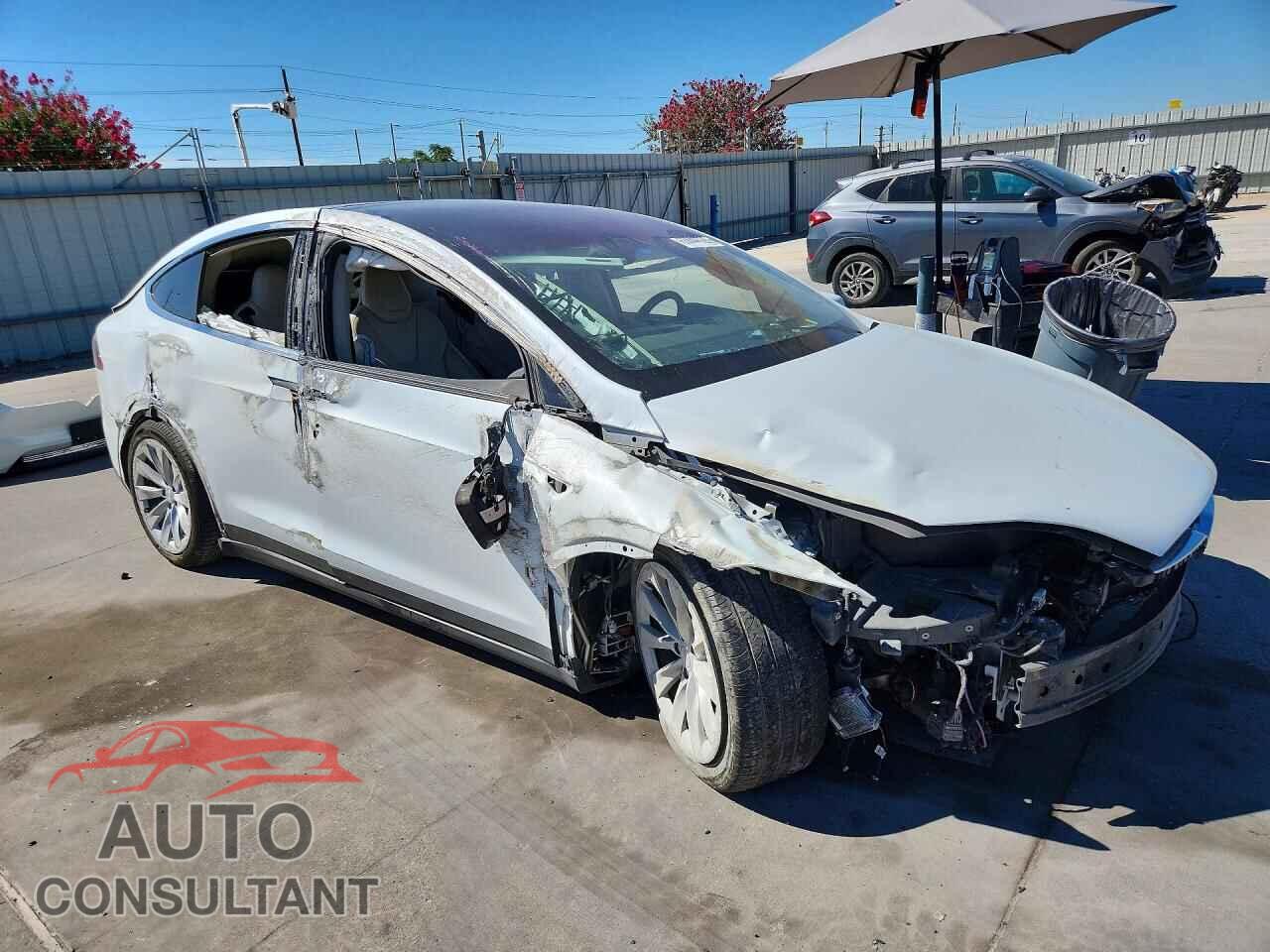 TESLA MODEL X 2018 - 5YJXCBE23JF121863