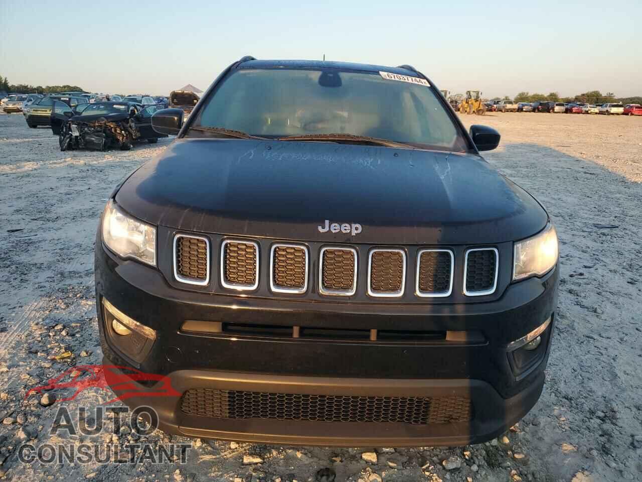 JEEP COMPASS 2018 - 3C4NJCBB3JT461071