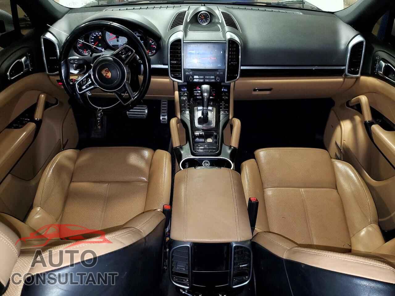 PORSCHE CAYENNE 2017 - WP1AB2A26HLA51165