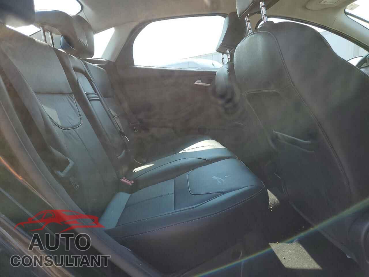 FORD FOCUS 2015 - 1FADP3F23FL201038