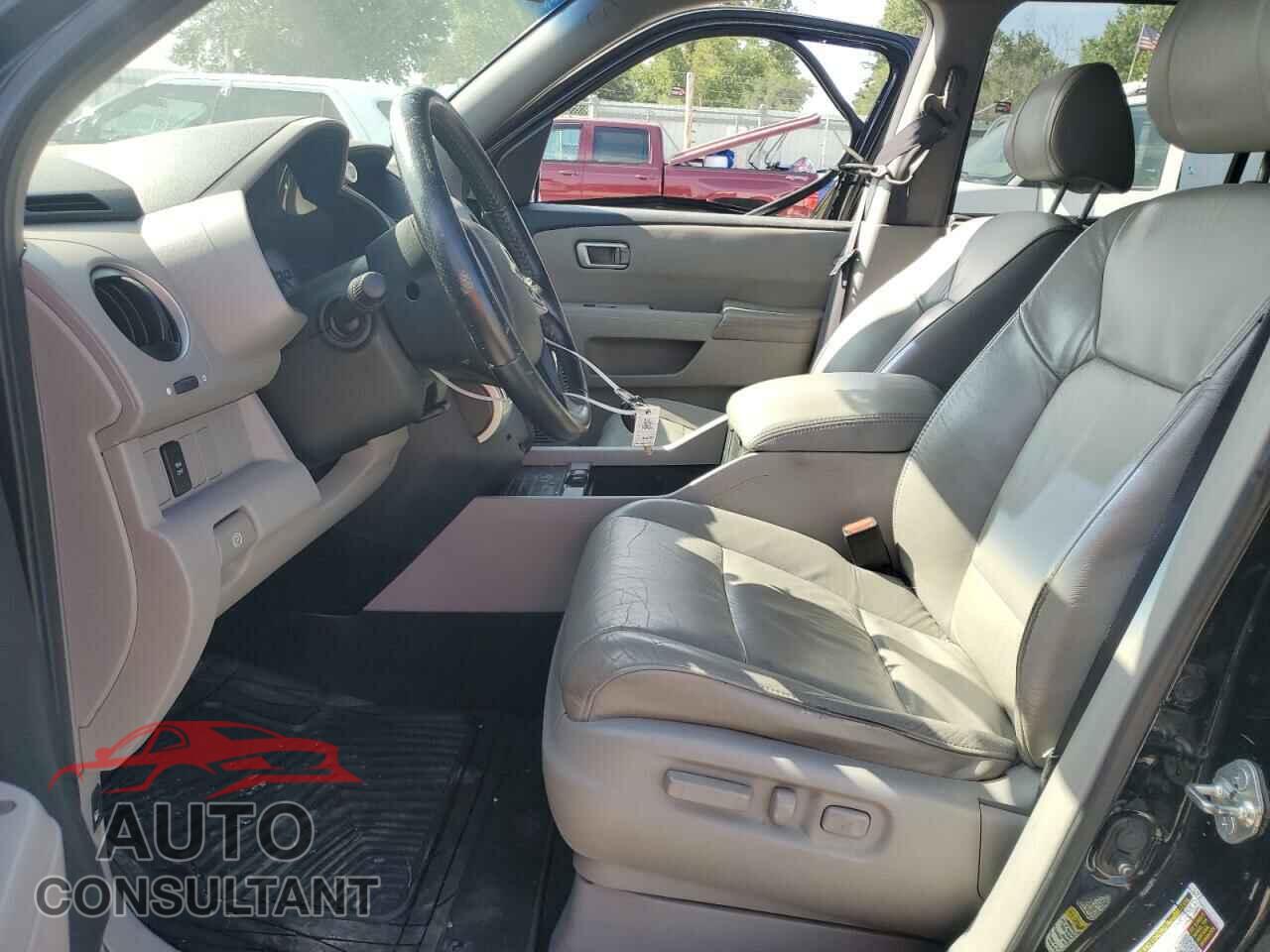 HONDA PILOT 2011 - 5FNYF3H56BB034841