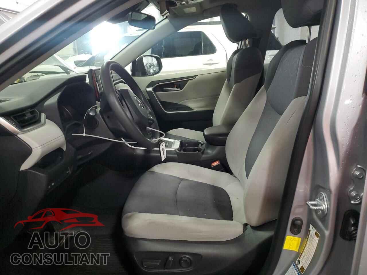 TOYOTA RAV4 2019 - JTMP1RFV4KD507997
