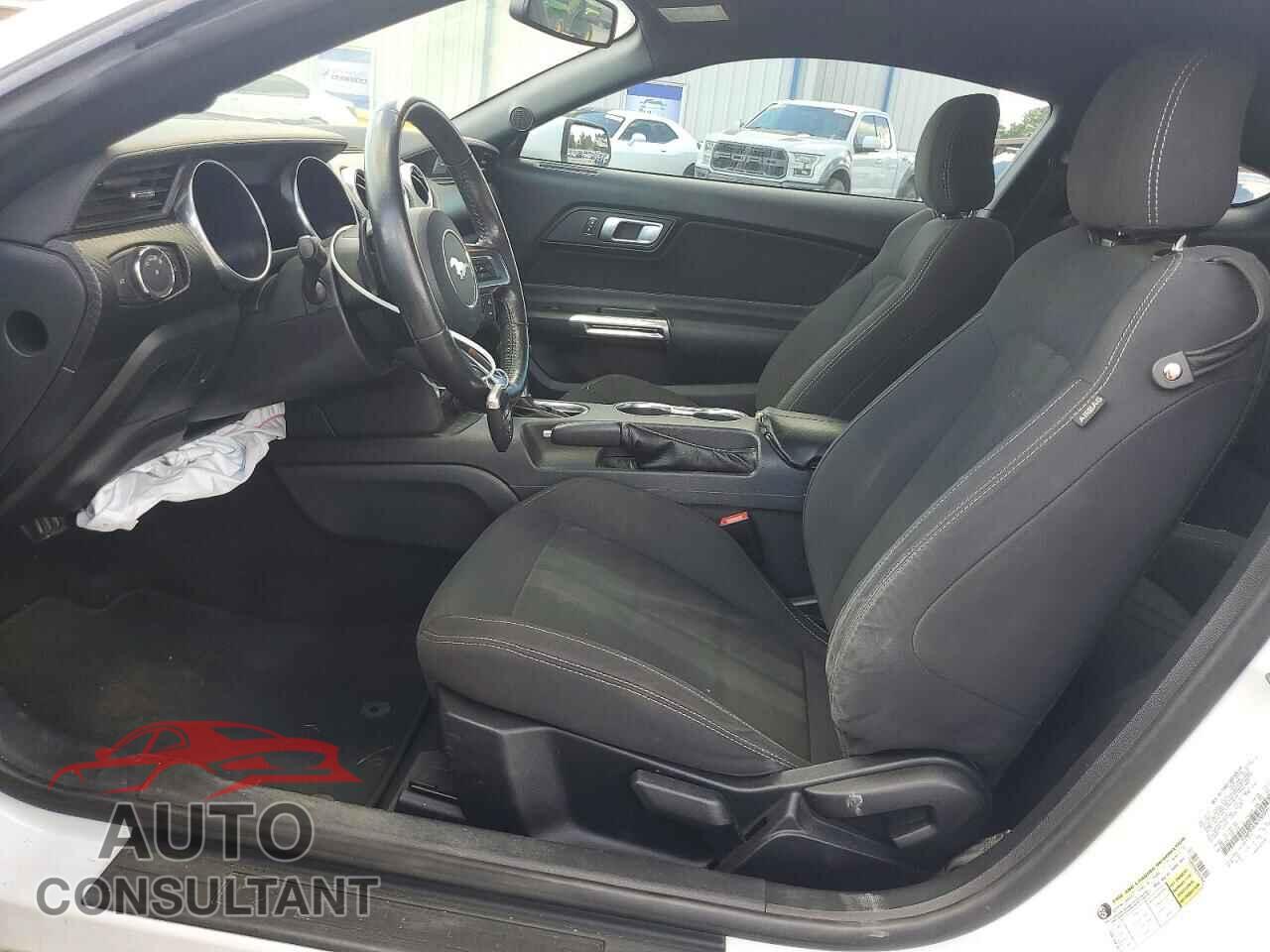 FORD MUSTANG 2019 - 1FA6P8TH4K5203944