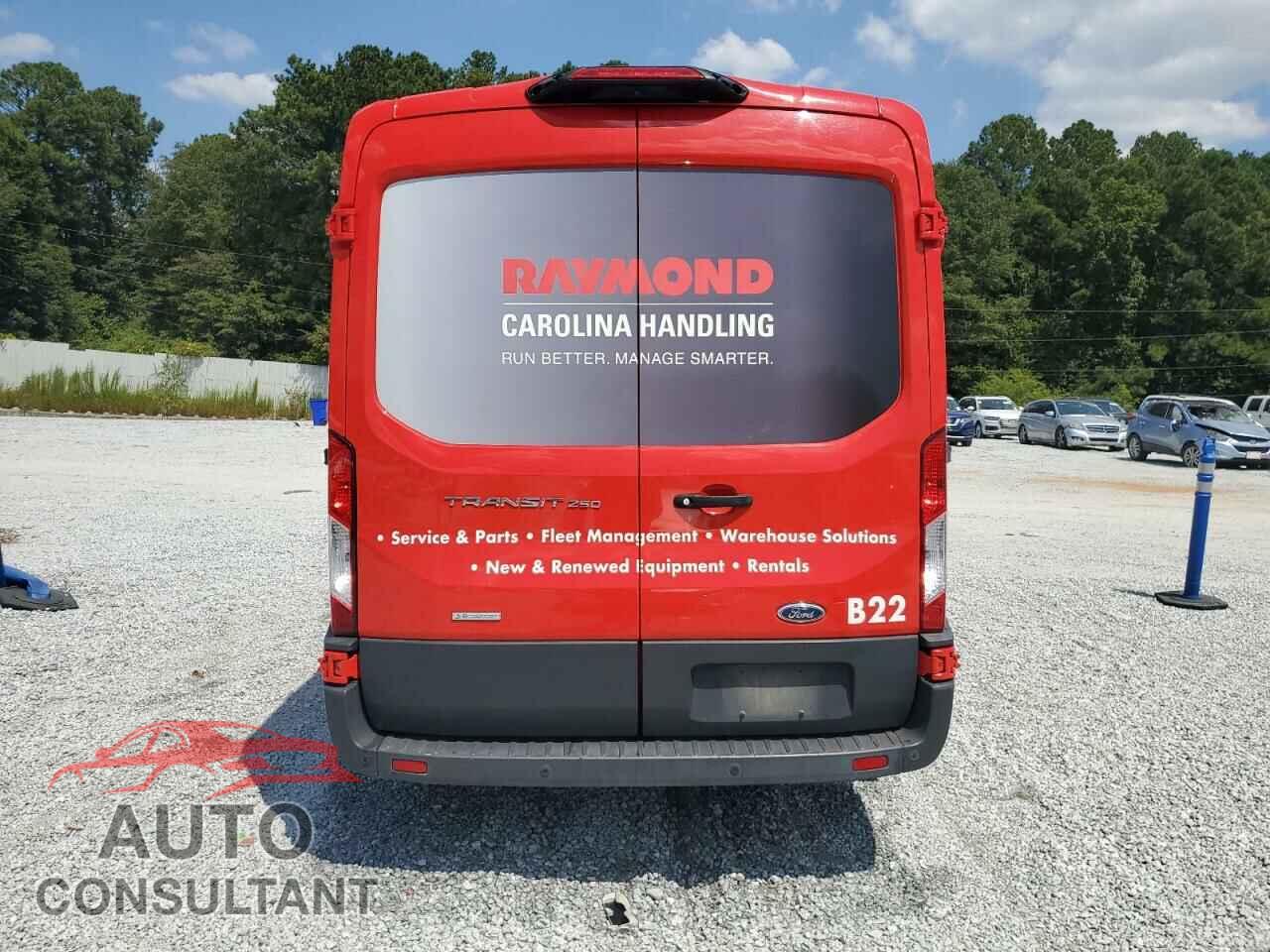 FORD TRANSIT 2018 - 1FTYR1DG2JKA96533
