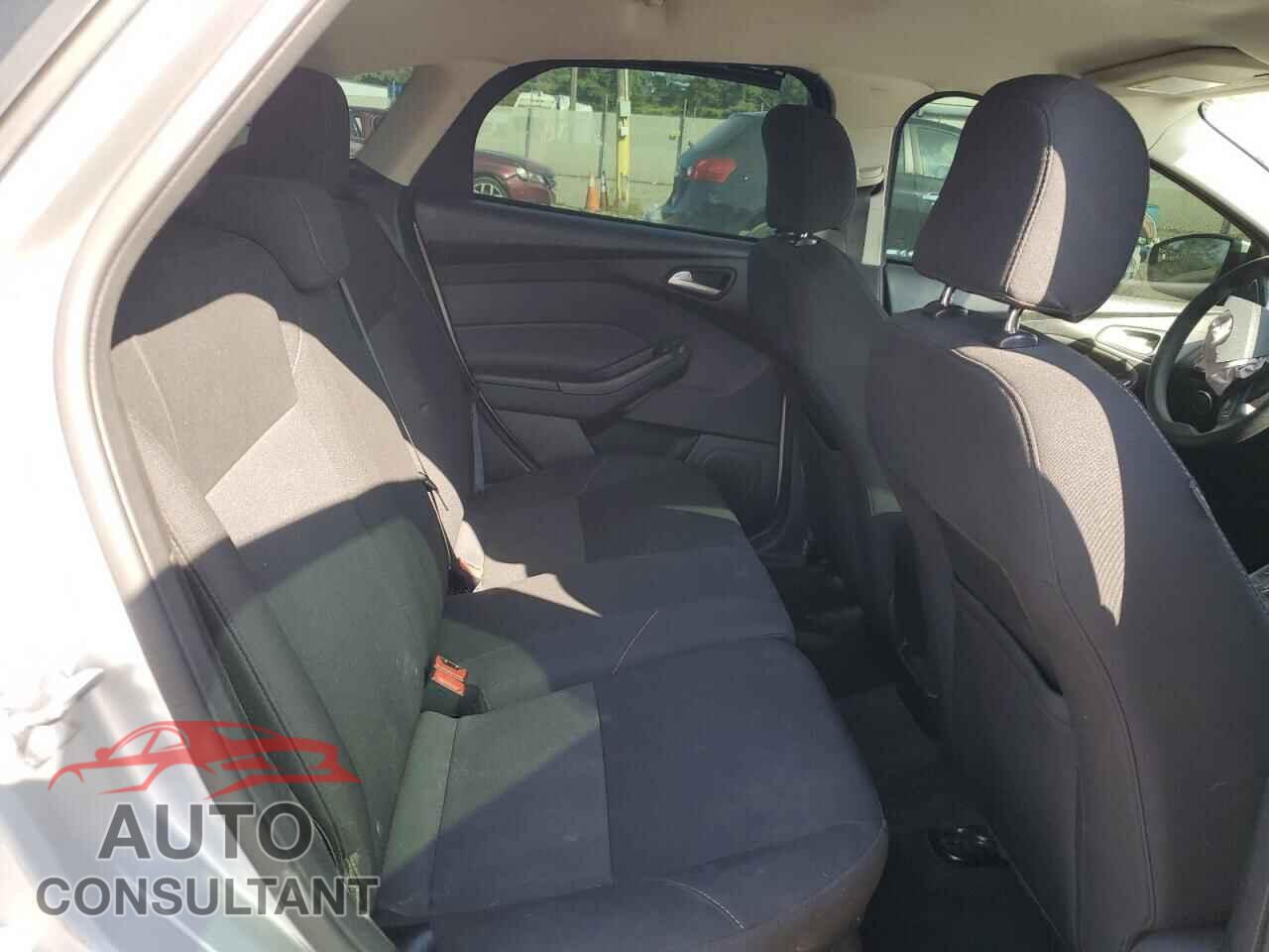 FORD FOCUS 2017 - 1FADP3K29HL231668