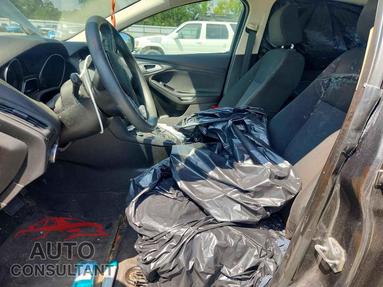 FORD FOCUS 2015 - 1FADP3F27FL354084
