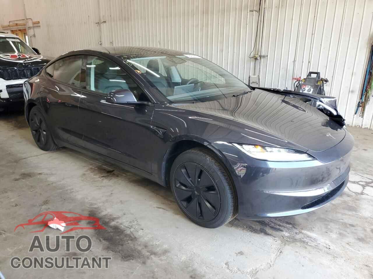 TESLA MODEL 3 2024 - 5YJ3E1EA9RF828682