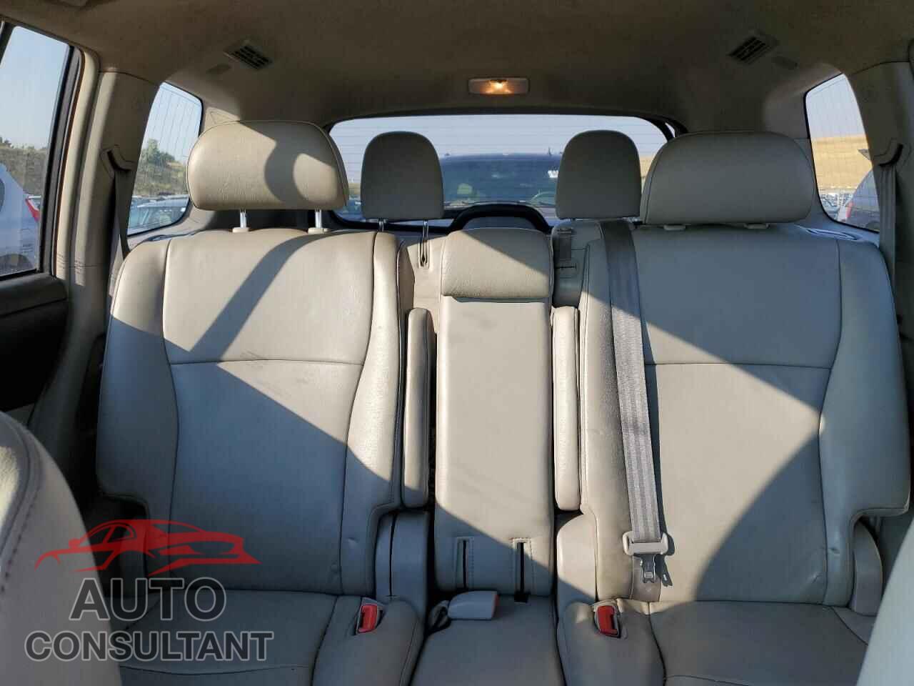 TOYOTA HIGHLANDER 2011 - 5TDBK3EH0BS064848