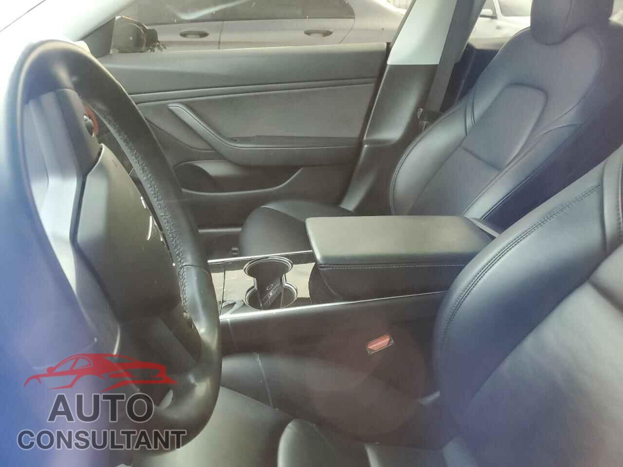 TESLA MODEL 3 2019 - 5YJ3E1EA7KF300211
