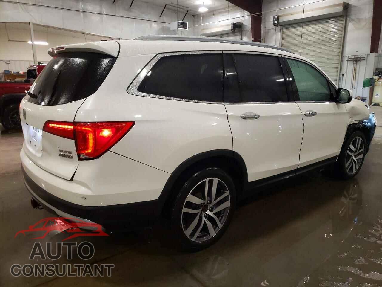 HONDA PILOT 2017 - 5FNYF6H07HB053459