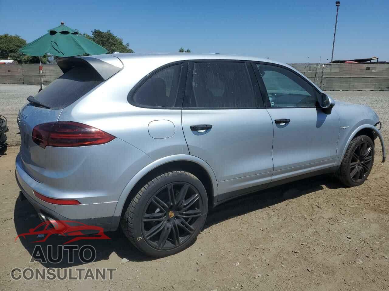 PORSCHE CAYENNE 2018 - WP1AE2A28JLA72452