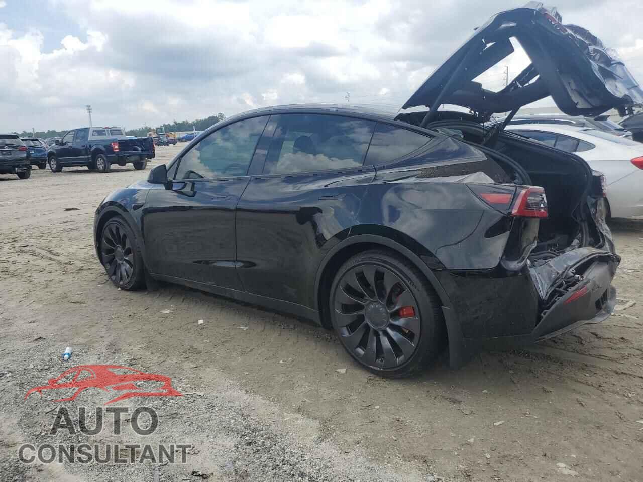 TESLA MODEL Y 2023 - 7SAYGDEF9PF751499