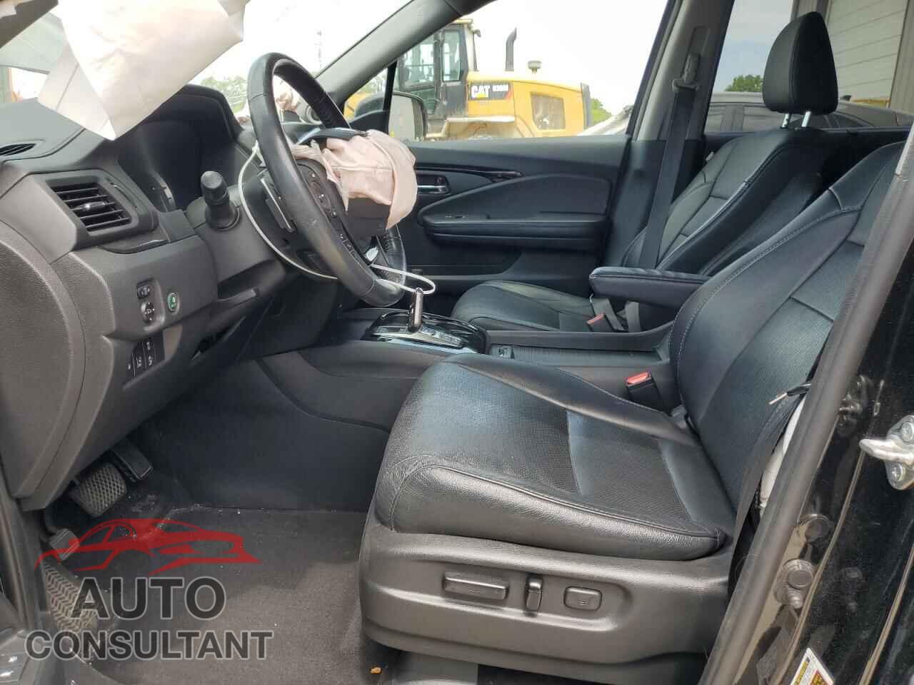 HONDA PILOT 2017 - 5FNYF6H04HB047327