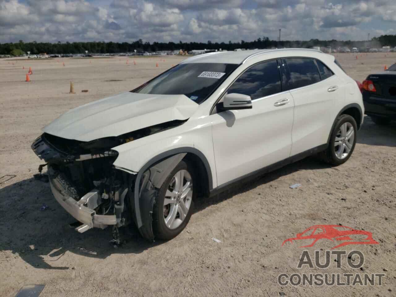 MERCEDES-BENZ GLA-CLASS 2018 - WDCTG4EB1JJ423279