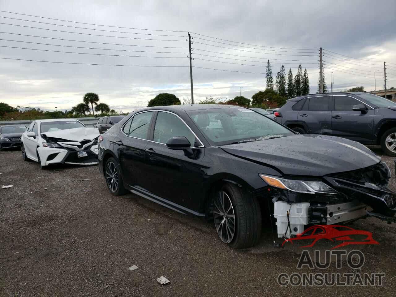 TOYOTA CAMRY 2018 - 4T1B11HK0JU659297