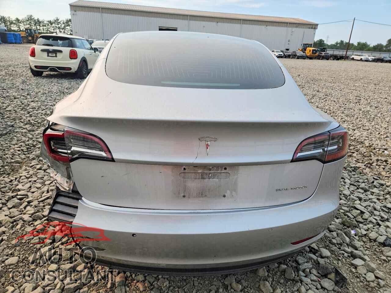 TESLA MODEL 3 2018 - 5YJ3E1EB8JF104432