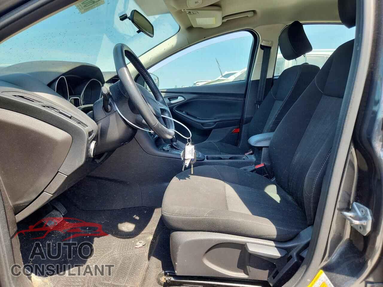 FORD FOCUS 2017 - 1FADP3FE0HL289950