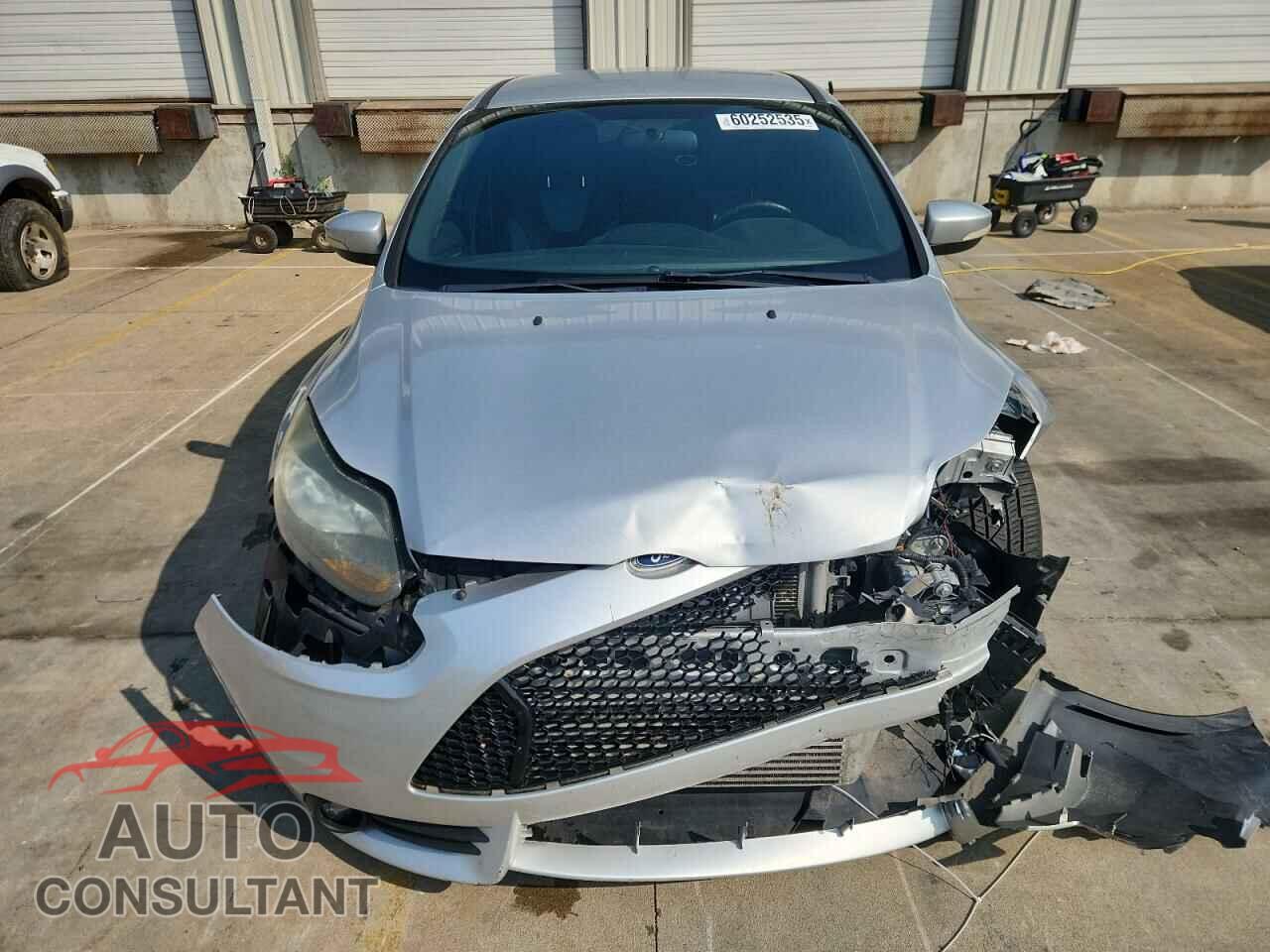 FORD FOCUS 2013 - 1FADP3L92DL196879