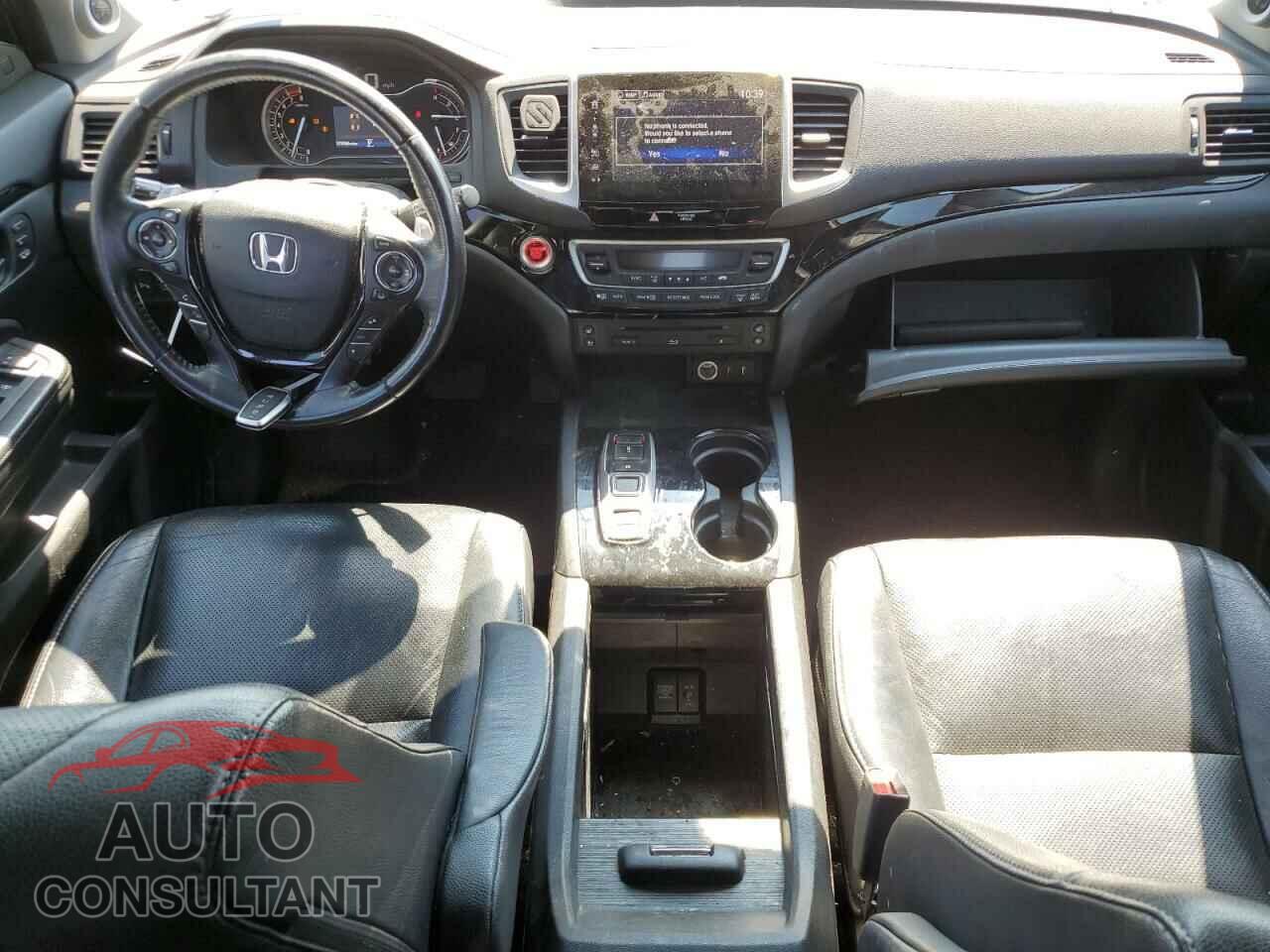 HONDA PILOT 2017 - 5FNYF6H06HB000039