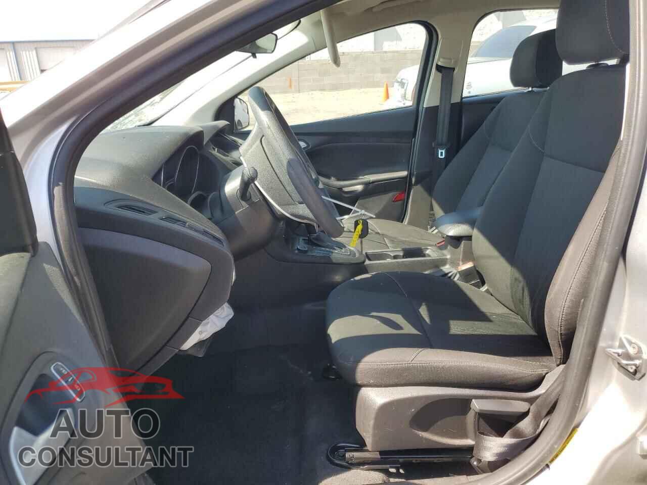 FORD FOCUS 2017 - 1FADP3F26HL320107