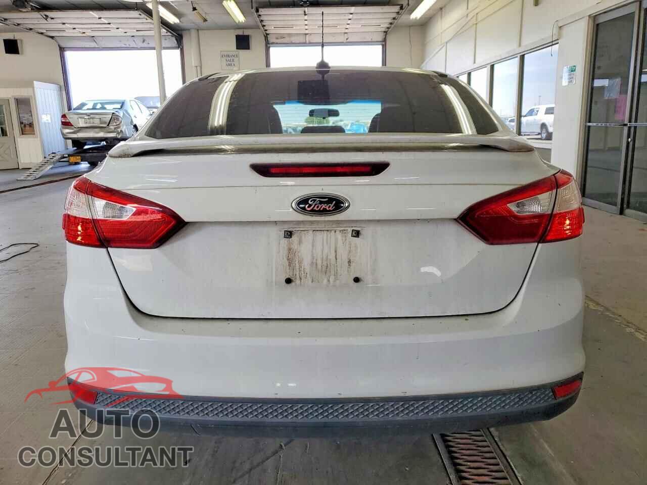FORD FOCUS 2014 - 1FADP3F27EL238351