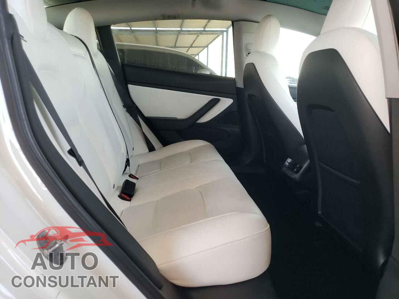 TESLA MODEL 3 2019 - 5YJ3E1EA7KF444938