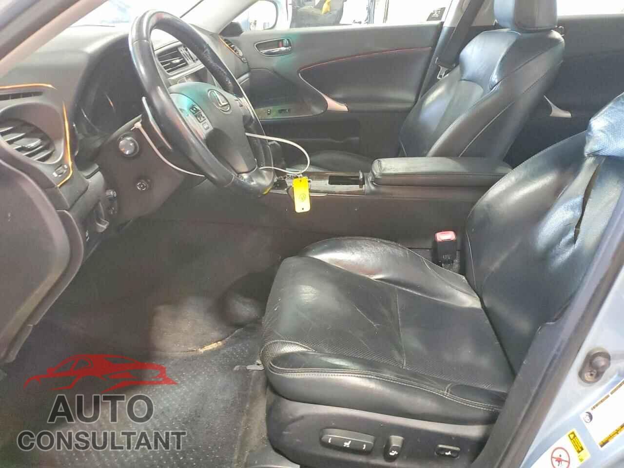 LEXUS IS 2011 - JTHCF5C25B5047096