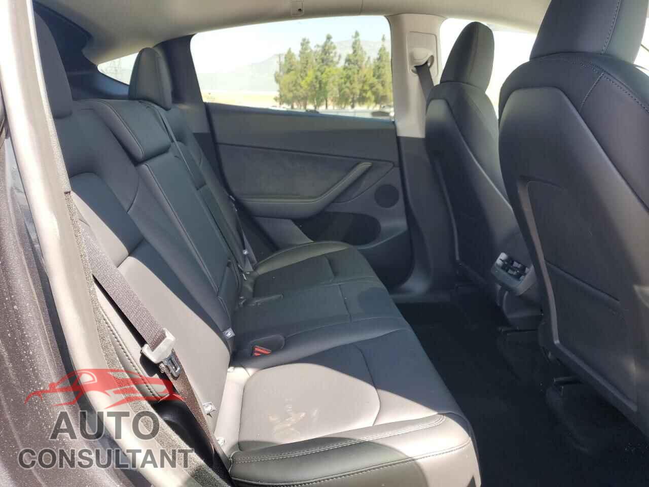 TESLA MODEL Y 2025 - 7SAYGDED1SF314541
