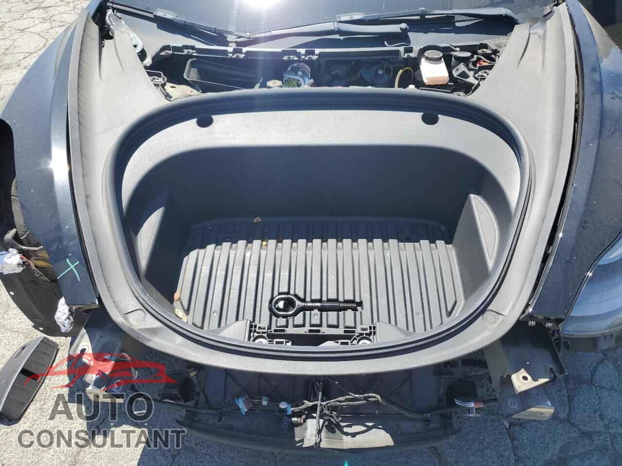 TESLA MODEL 3 2022 - 5YJ3E1EA5NF303032