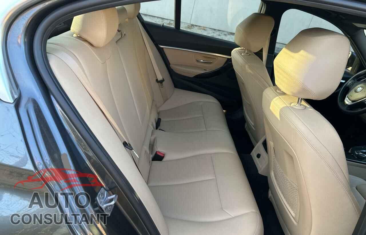 BMW 3 SERIES 2018 - WBA8E1C51JA178476