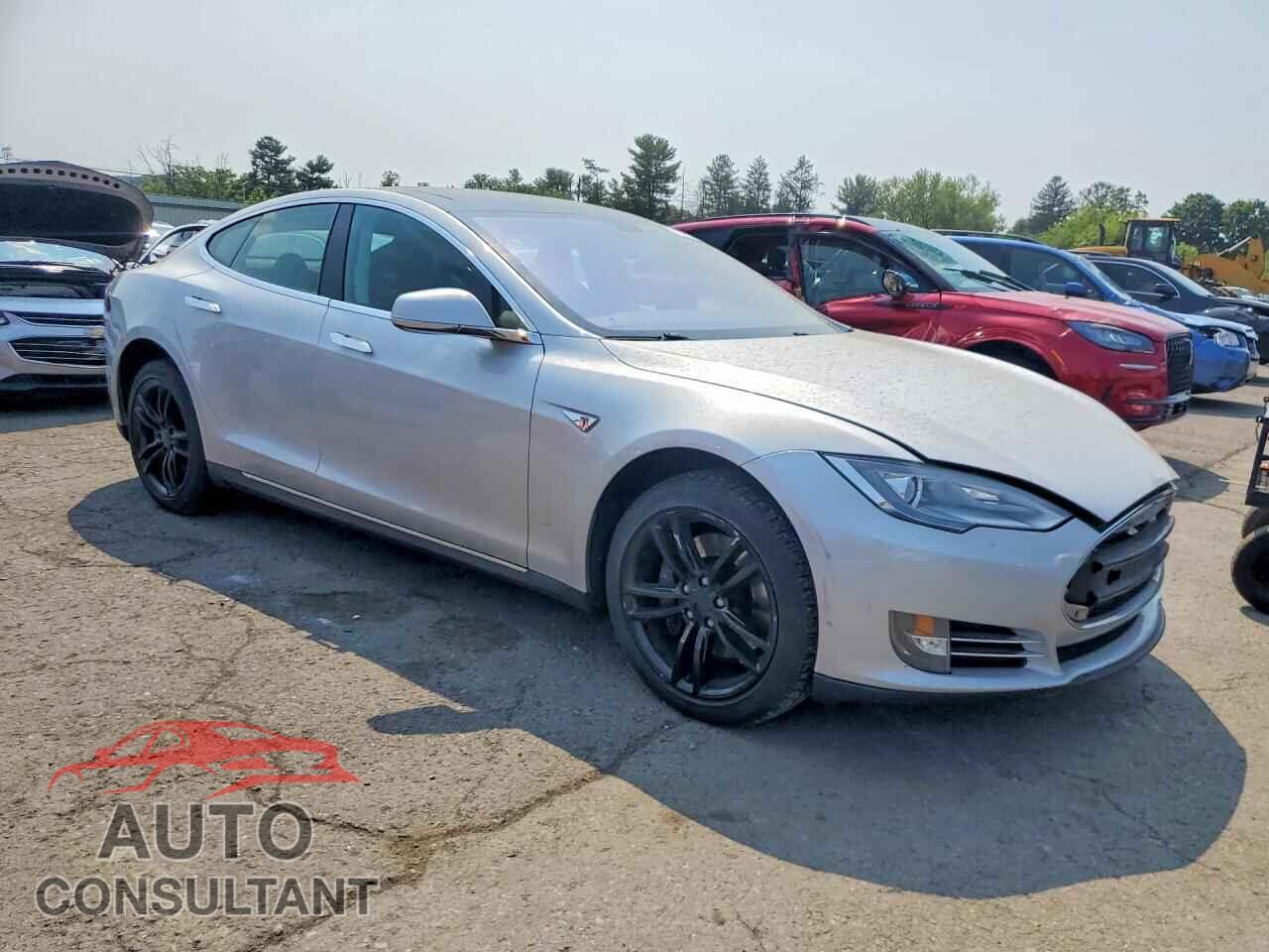 TESLA MODEL S 2013 - 5YJSA1DN0DFP18656