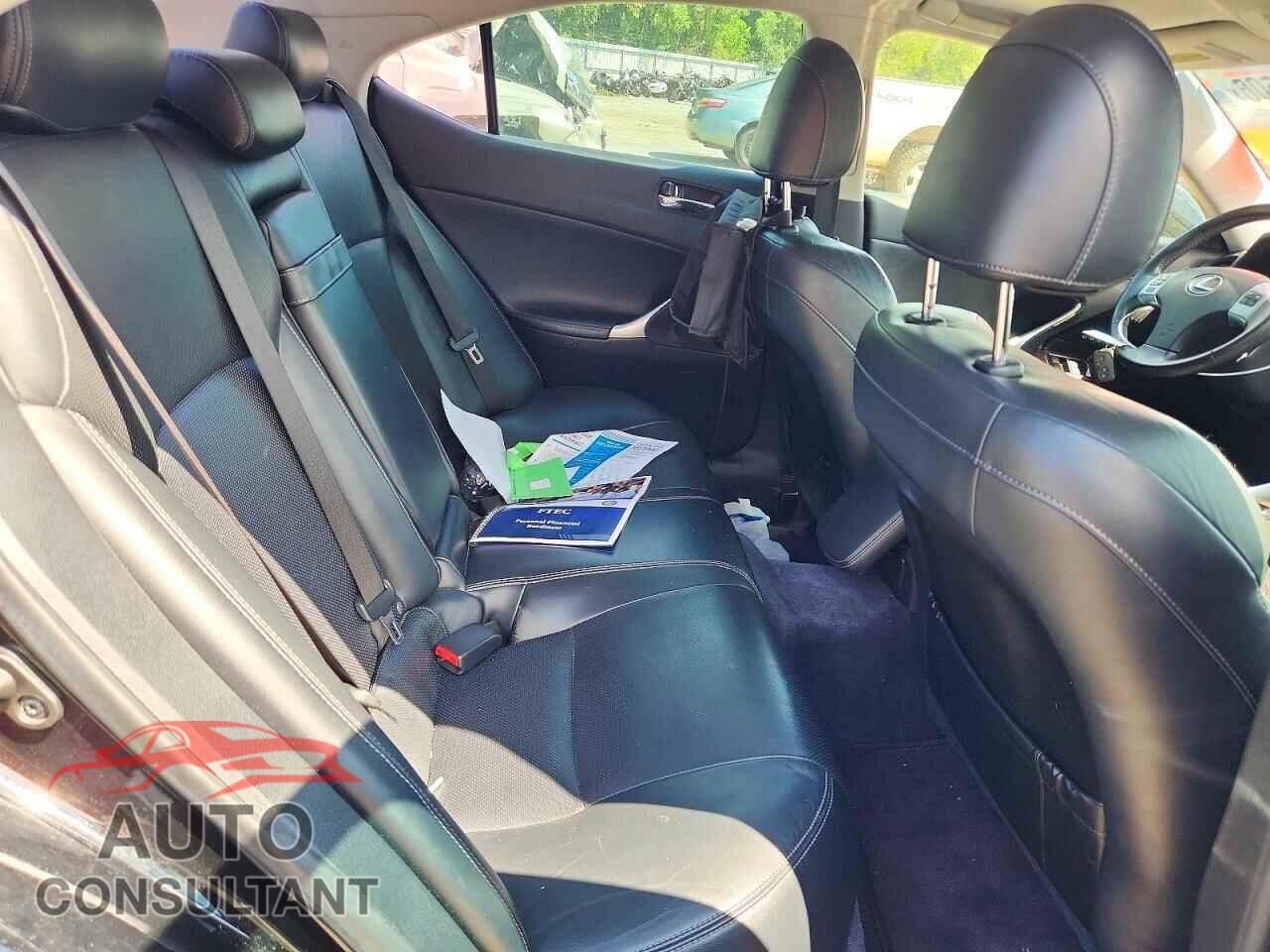 LEXUS IS 2013 - JTHCF5C25D5063074