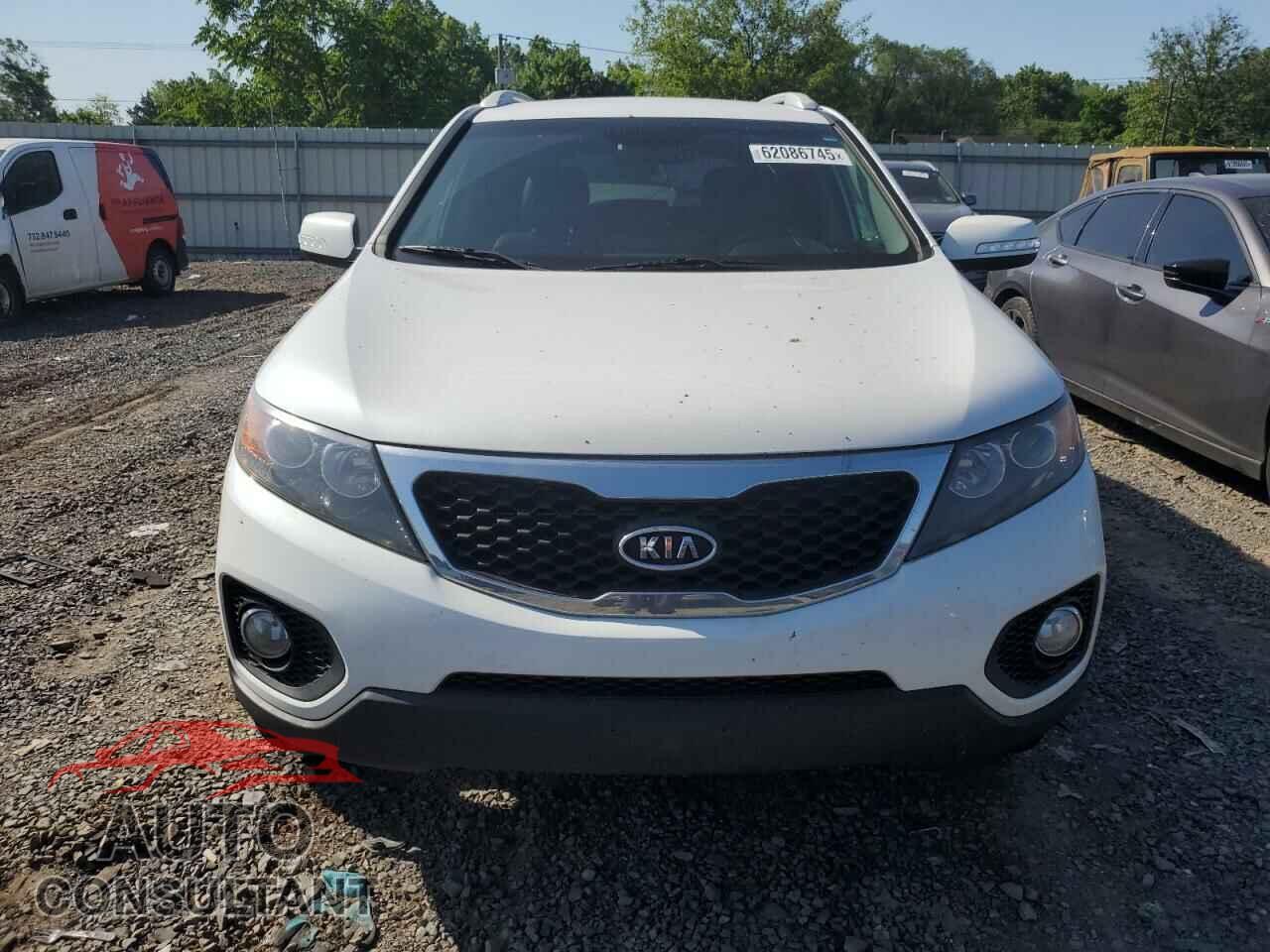 KIA SORENTO 2013 - 5XYKUDA64DG319554