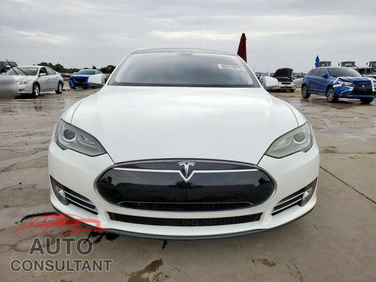 TESLA MODEL S 2013 - 5YJSA1DP8DFP05283