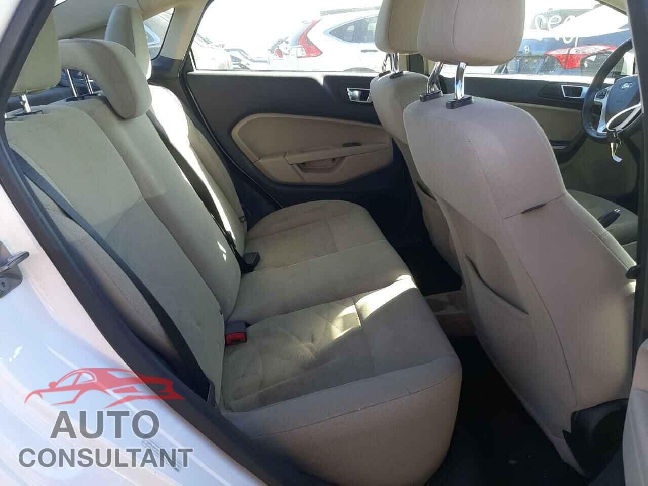 FORD FIESTA 2016 - 3FADP4BJ7GM139551