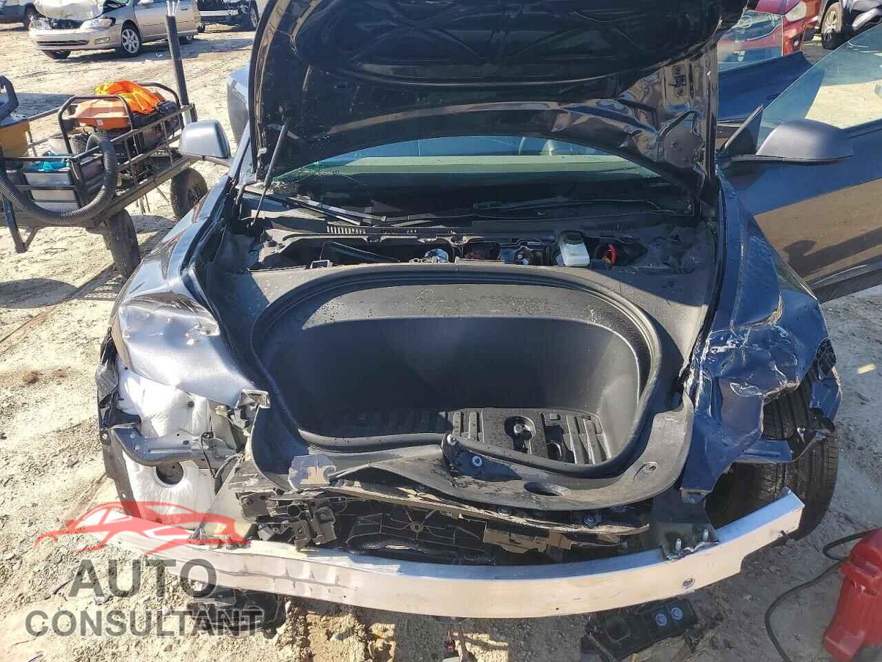 TESLA MODEL 3 2025 - 5YJ3E1EA7SF050064