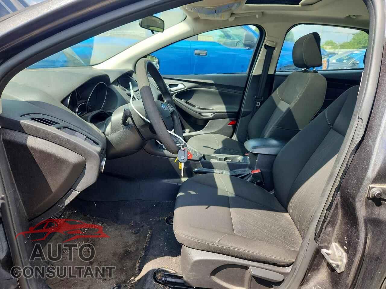 FORD FOCUS 2015 - 1FADP3F29FL270185